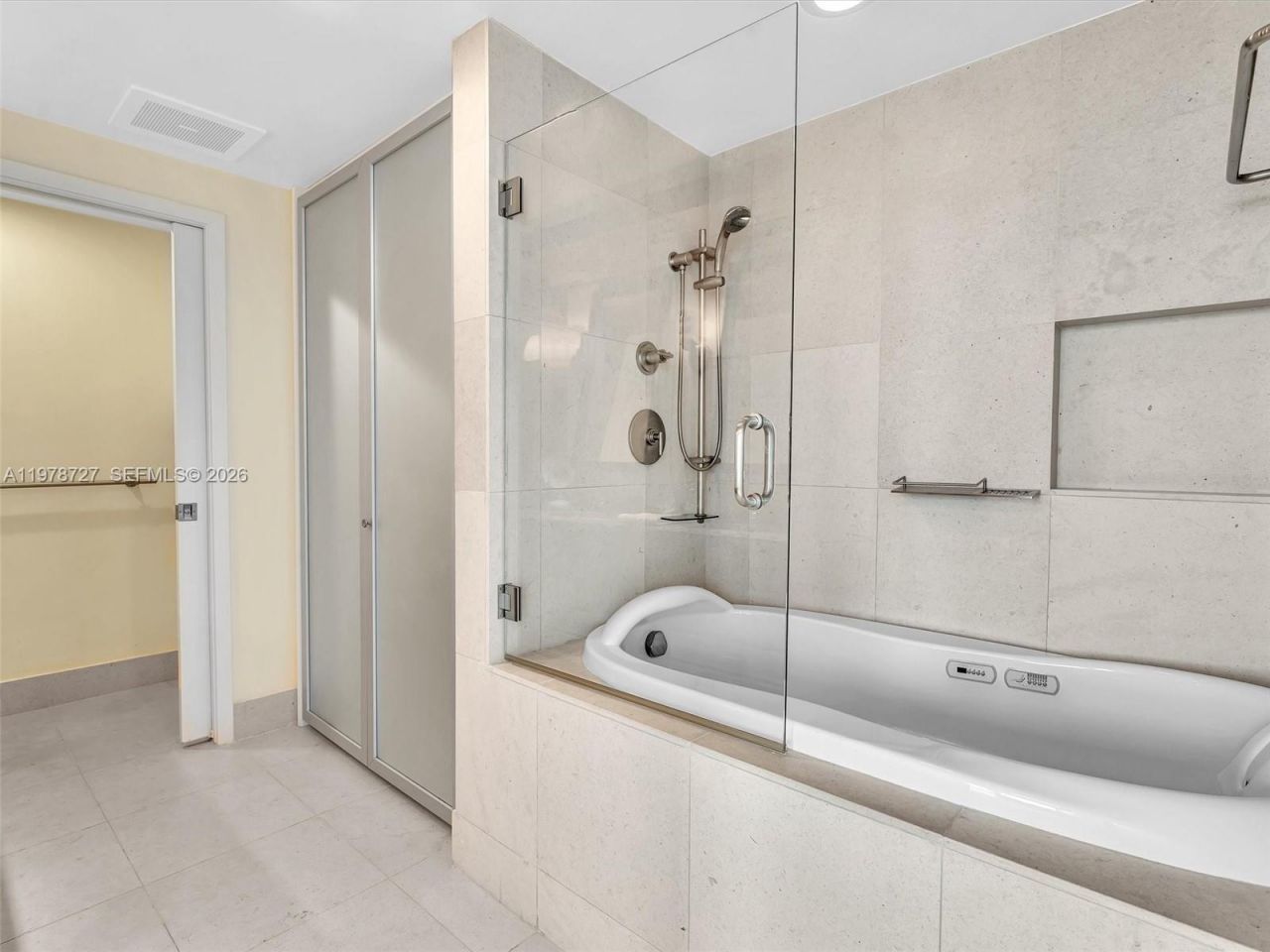 6899 Collins Ave , Unit 2109, Miami Beach, FL 33141 Photo