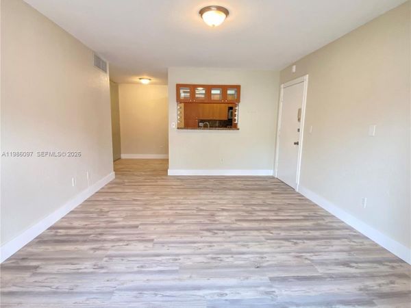 10794 N Kendall Dr, Unit B10, Miami, FL 33176