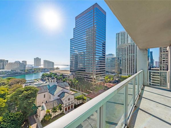 500 Brickell Ave , Unit 1402, Miami, FL 33131