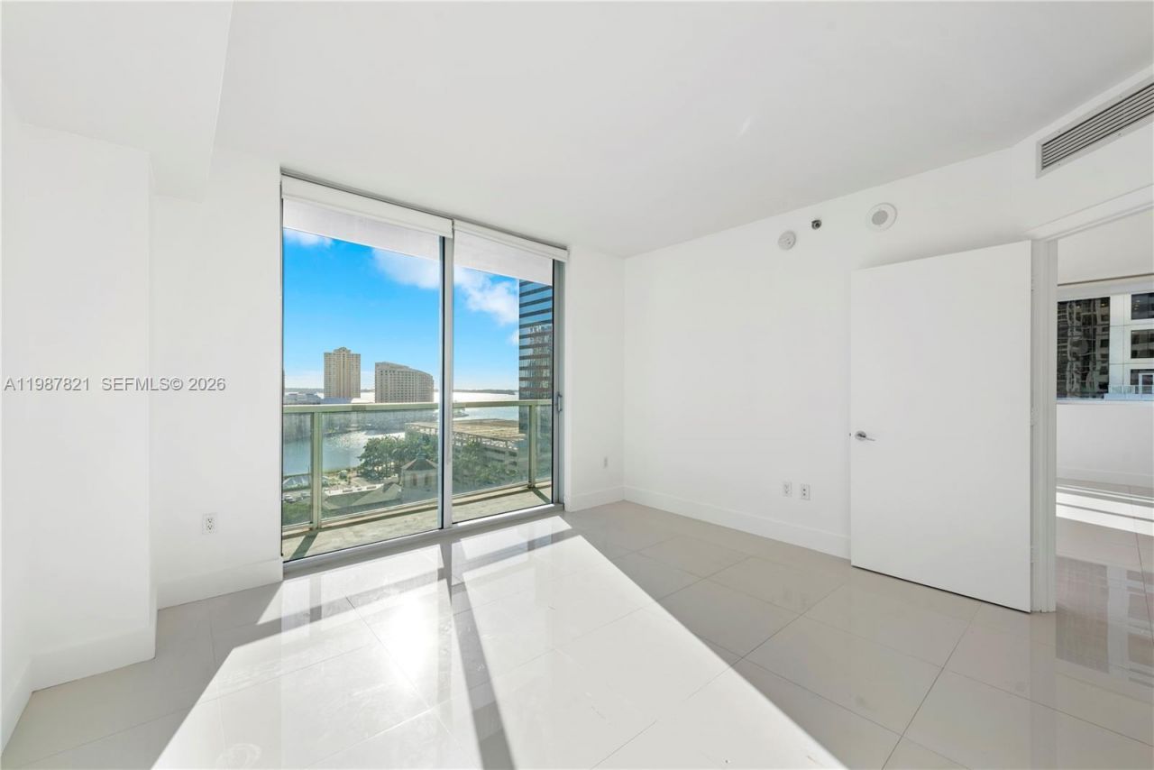 500 Brickell Ave , Unit 1402, Miami, FL 33131 Photo