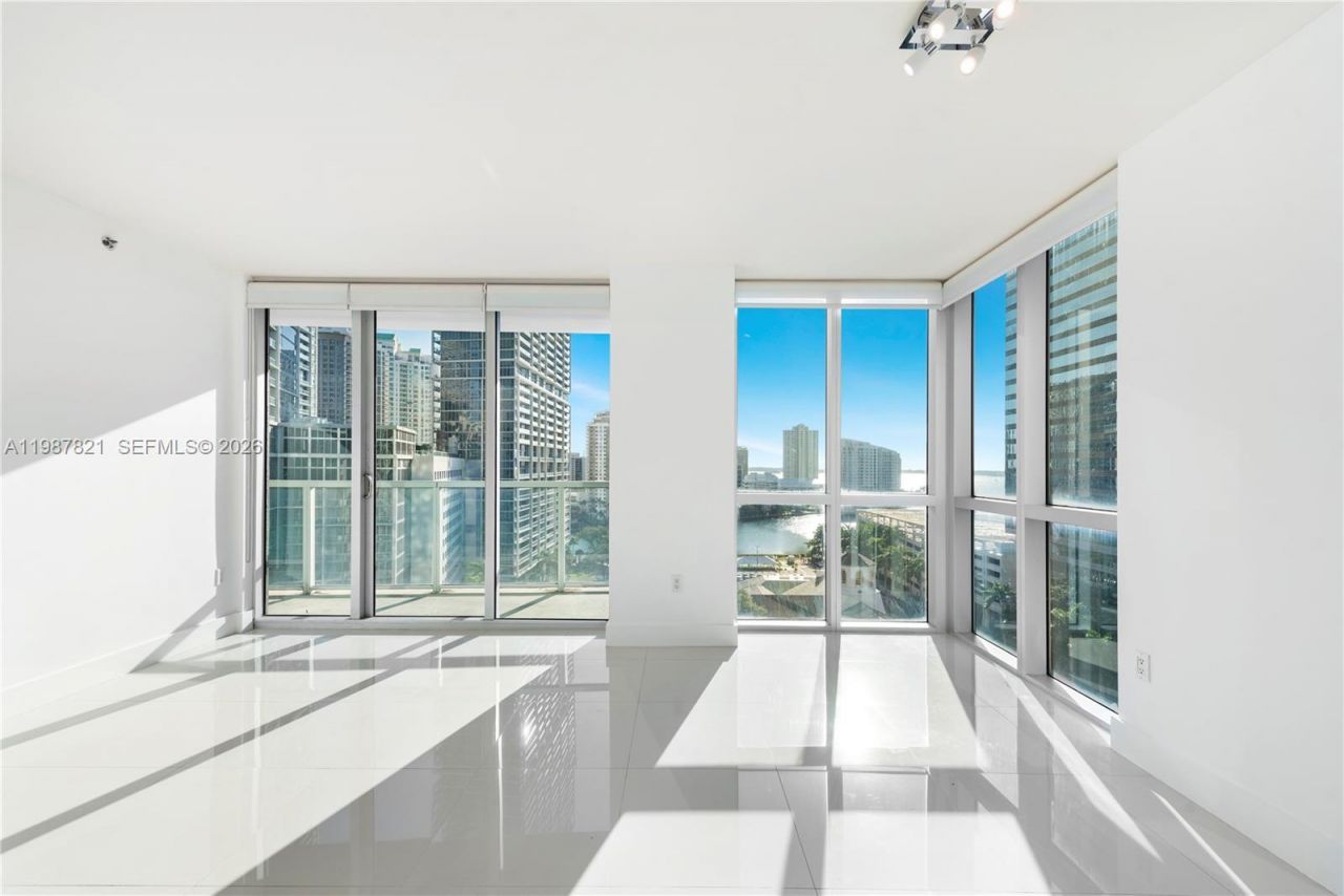 500 Brickell Ave , Unit 1402, Miami, FL 33131 Photo