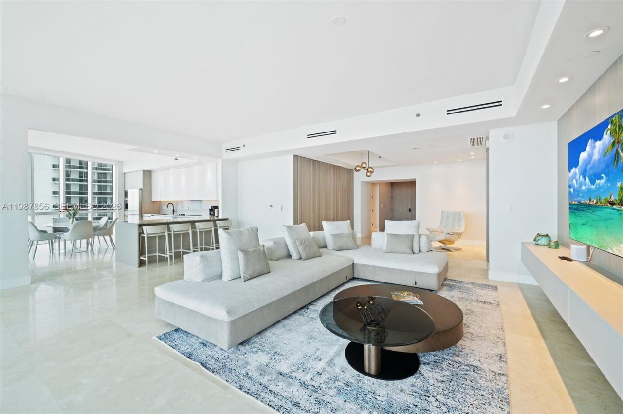 15901 Collins Ave , Unit 1801, Sunny Isles Beach, FL 33160 Photo