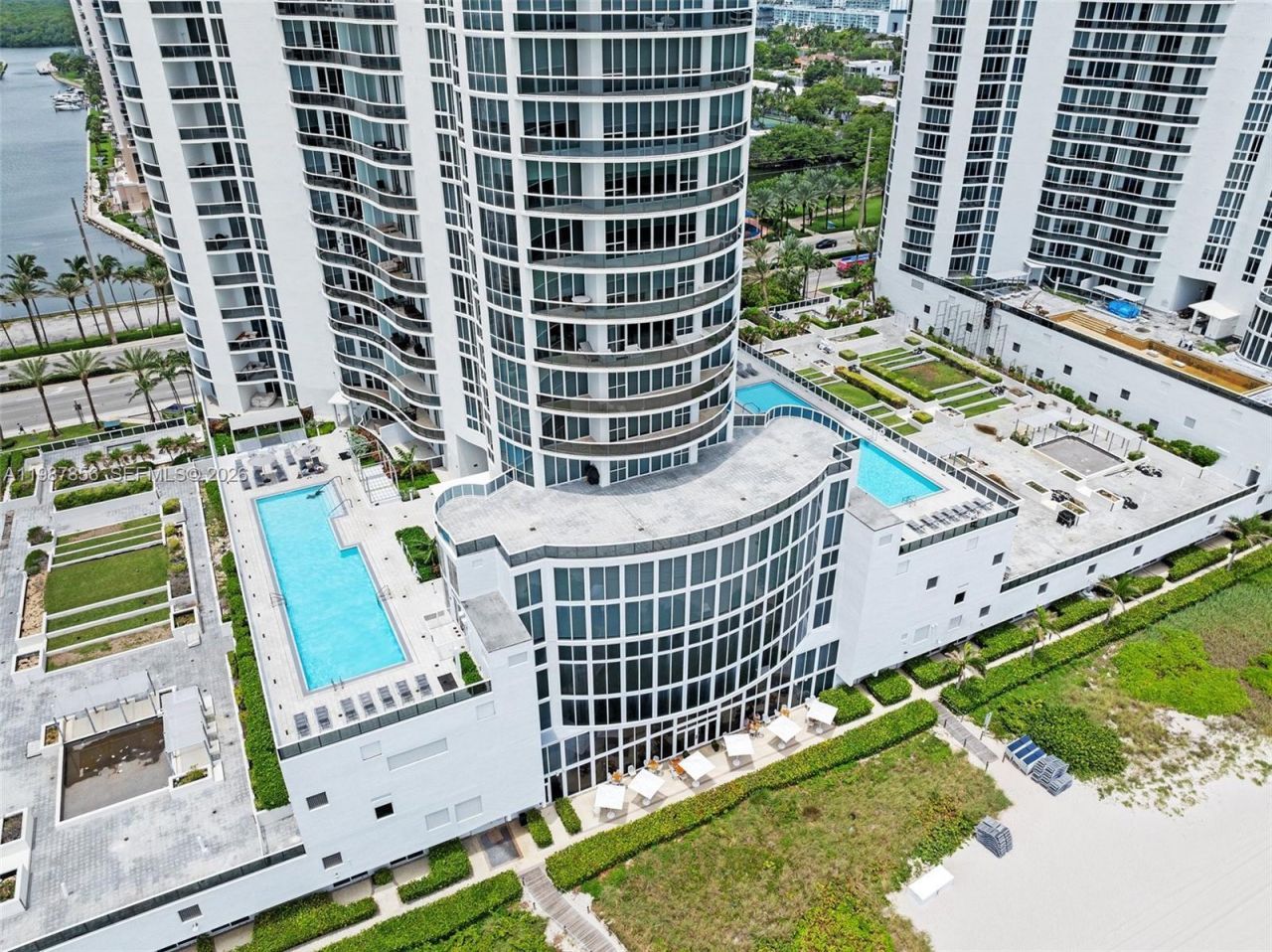 15901 Collins Ave , Unit 1801, Sunny Isles Beach, FL 33160 Photo