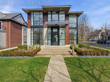 512 Wallace Street, Birmingham, MI 48009