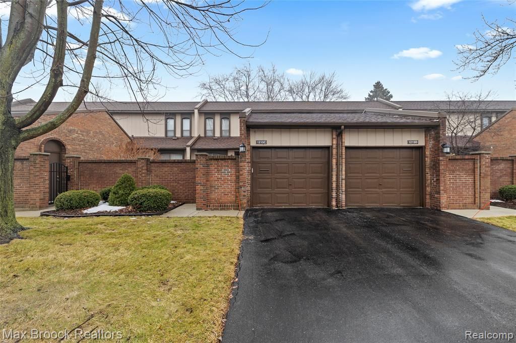 1215 Kirts Boulevard, Troy, MI 48084 Main Photo