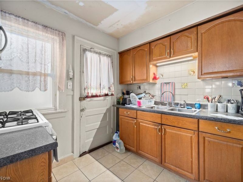 4552 Broadview Road, Cleveland, OH 44109 Photo 14