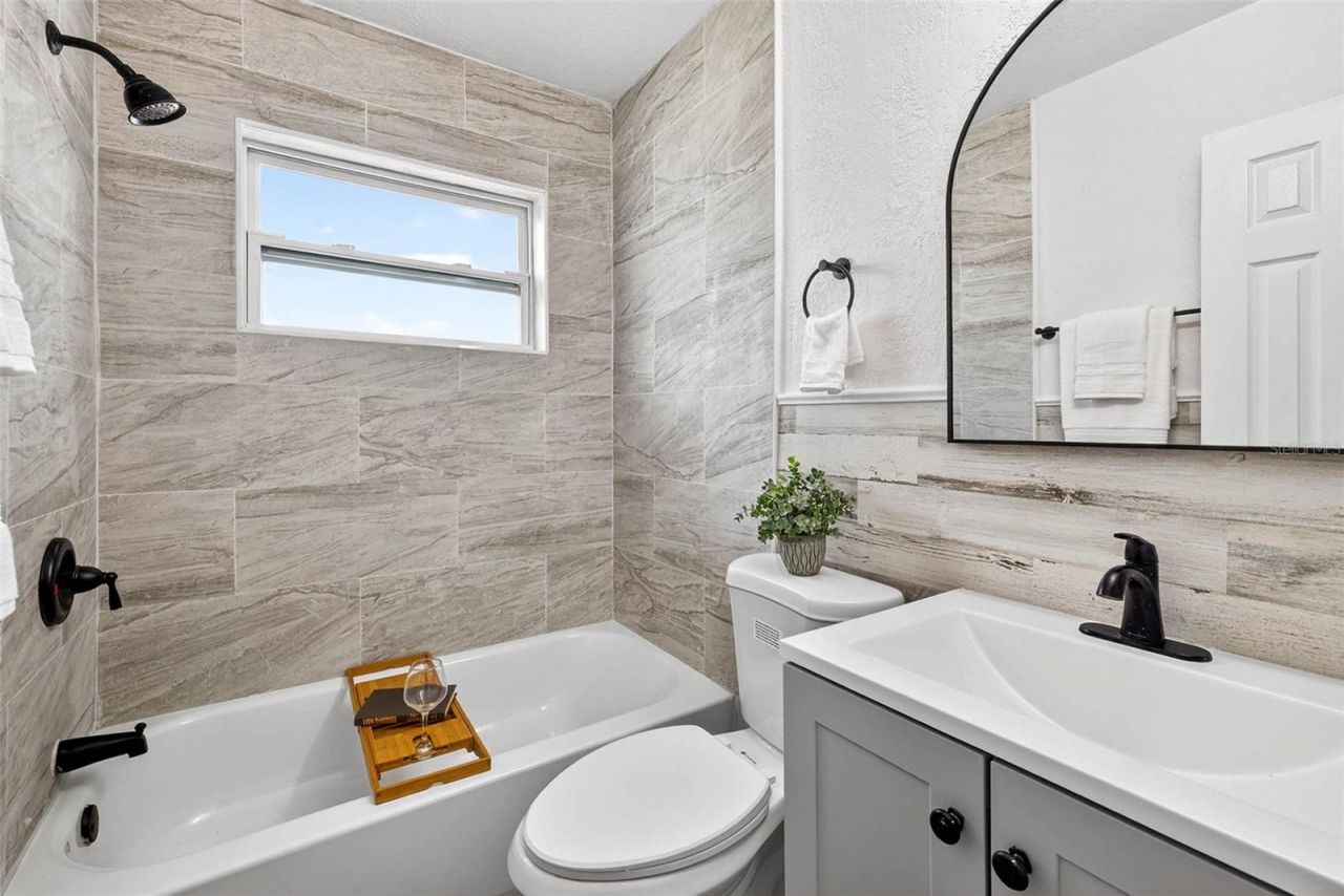 6965 21st Street N, Saint Petersburg, FL 33702 Photo