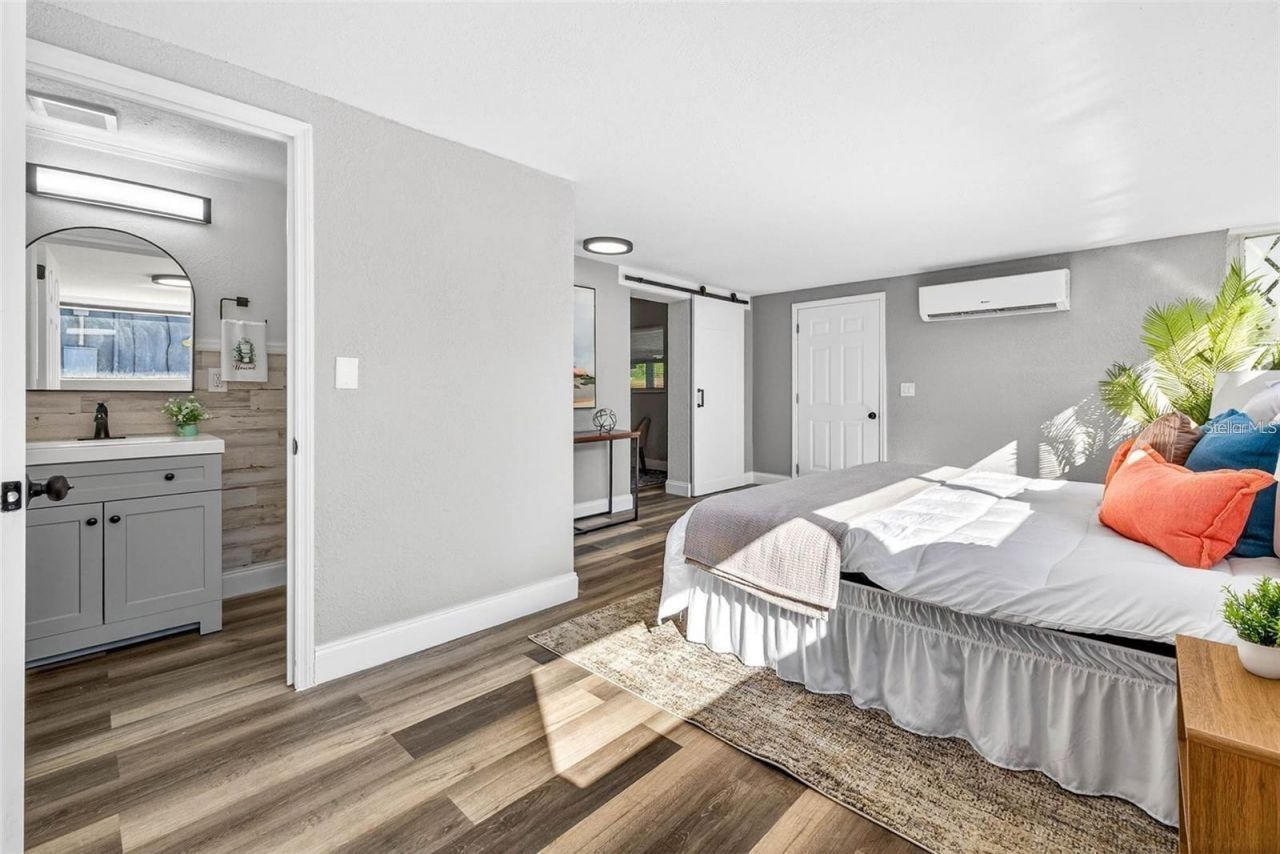 6965 21st Street N, Saint Petersburg, FL 33702 Photo