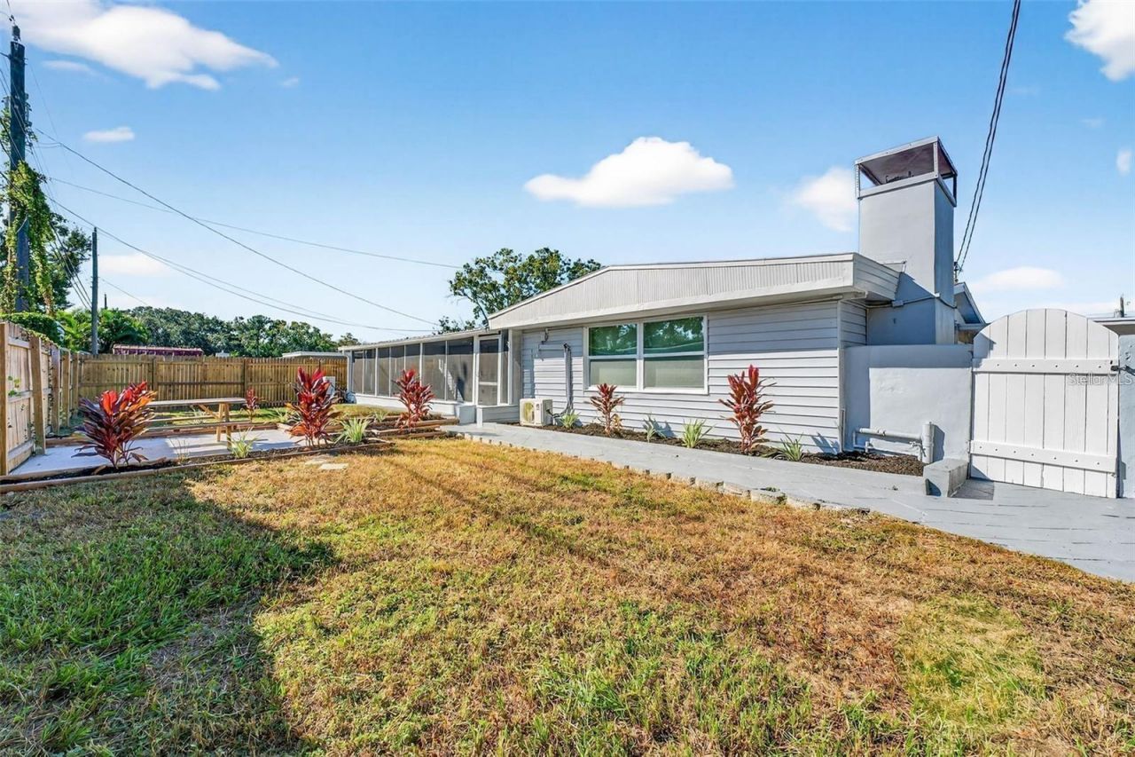 6965 21st Street N, Saint Petersburg, FL 33702 Photo