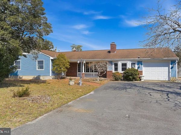 284 COUNTRY CLUB BOULEVARD, TUCKERTON, NJ 08087