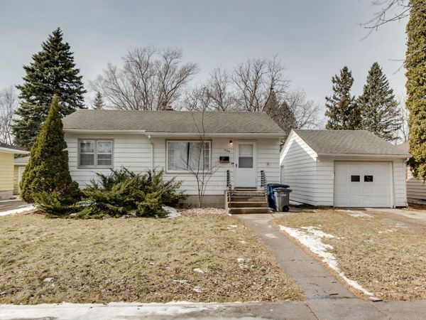 1305 12th Street S, Moorhead, MN 56560