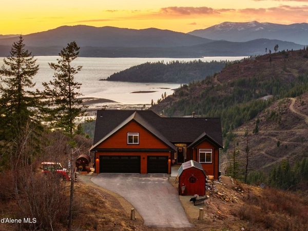 374 Carbine DR, Clark Fork, ID 83811