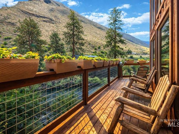 1352 S Main Street, Riggins, ID 83549