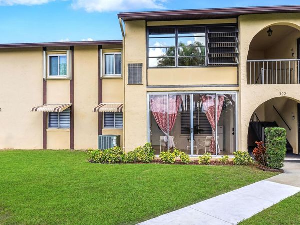 302 Pine Ridge Circle, Unit A-2, Greenacres, FL 33463