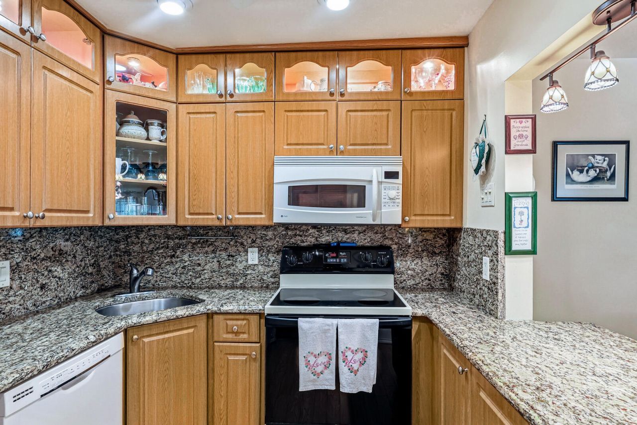 302 Pine Ridge Circle, Unit A-2, Greenacres, FL 33463 Photo