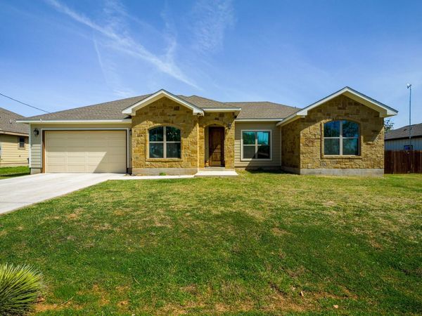 114 Norwood DR , Granite Shoals, TX 78654