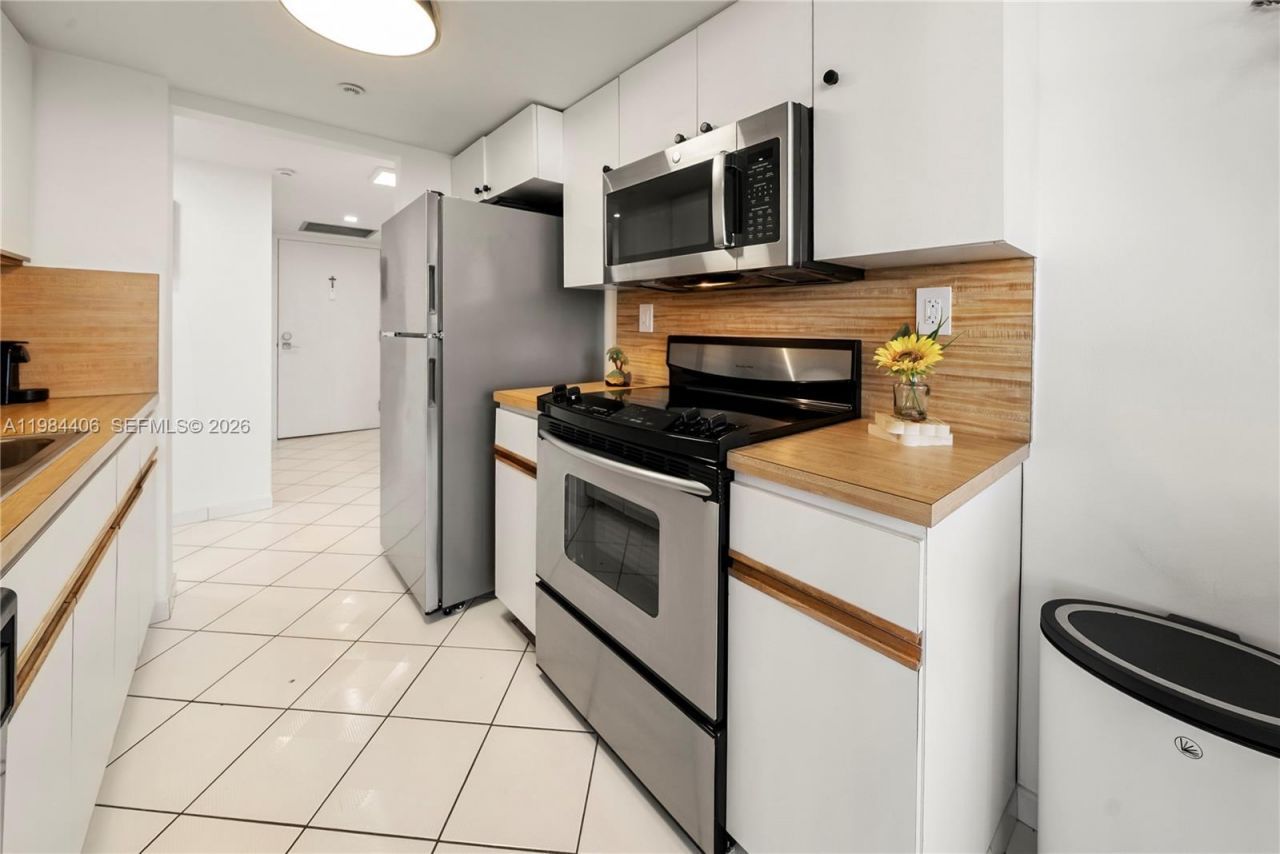 2555 Collins Ave, Unit 2402, Miami Beach, FL 33140 Photo