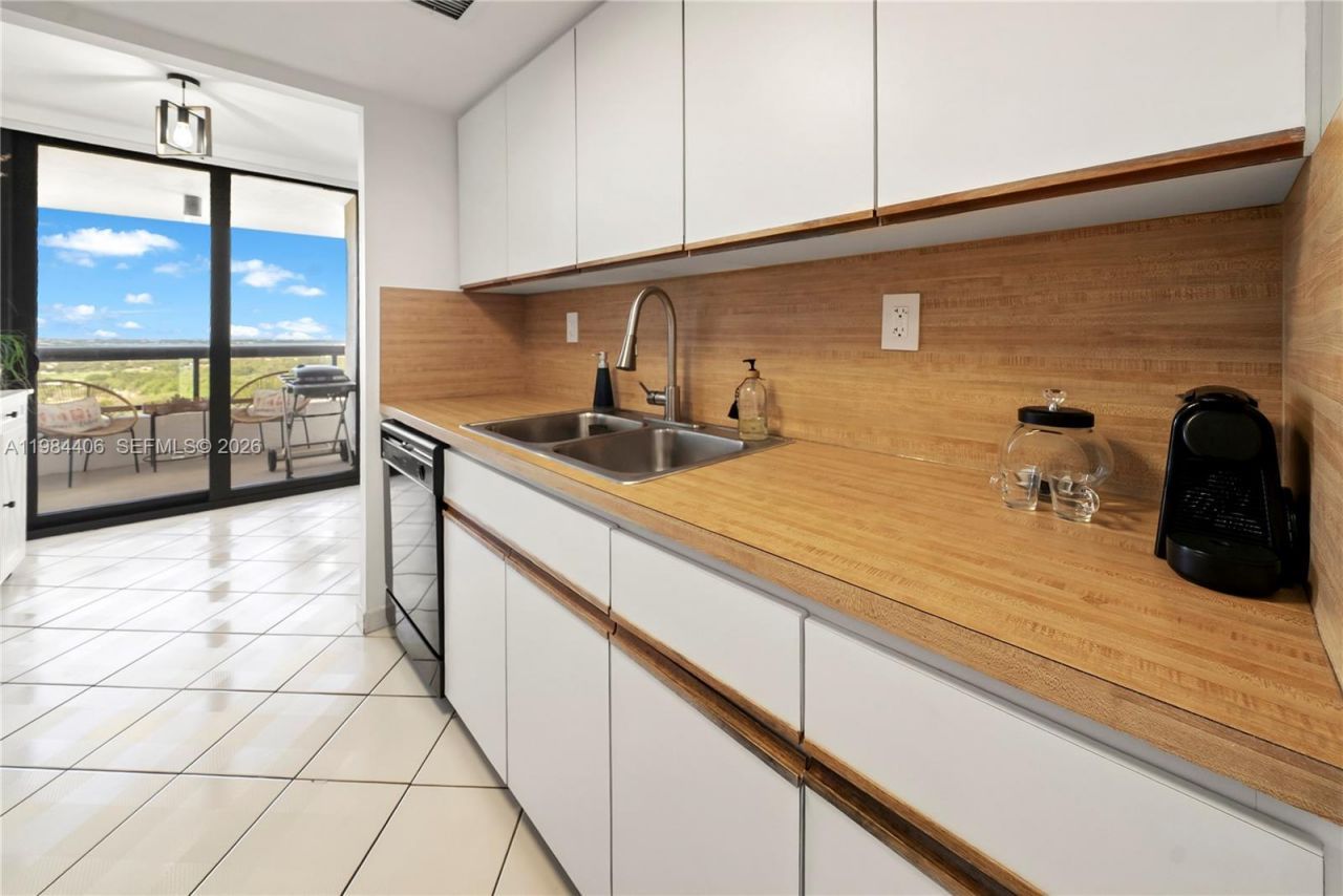 2555 Collins Ave, Unit 2402, Miami Beach, FL 33140 Photo