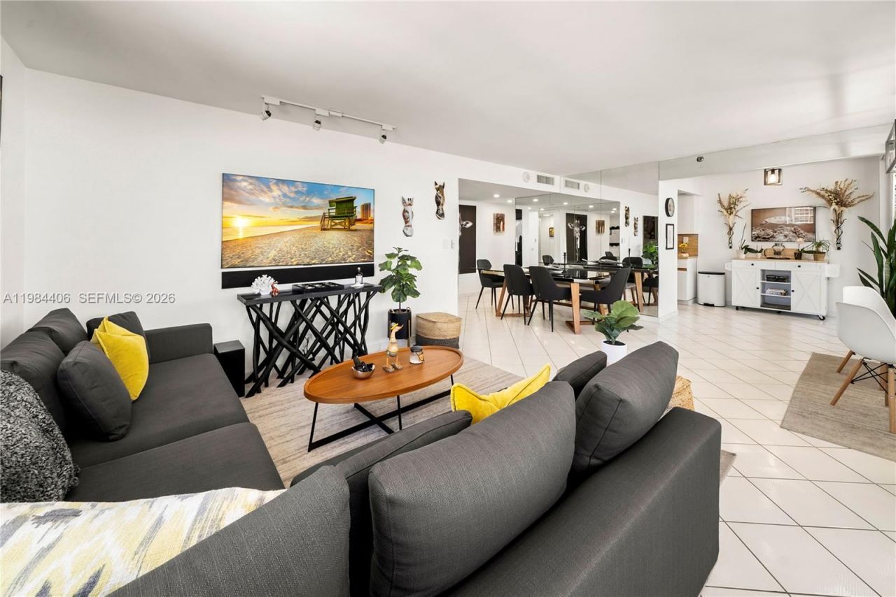 2555 Collins Ave, Unit 2402, Miami Beach, FL 33140 Photo