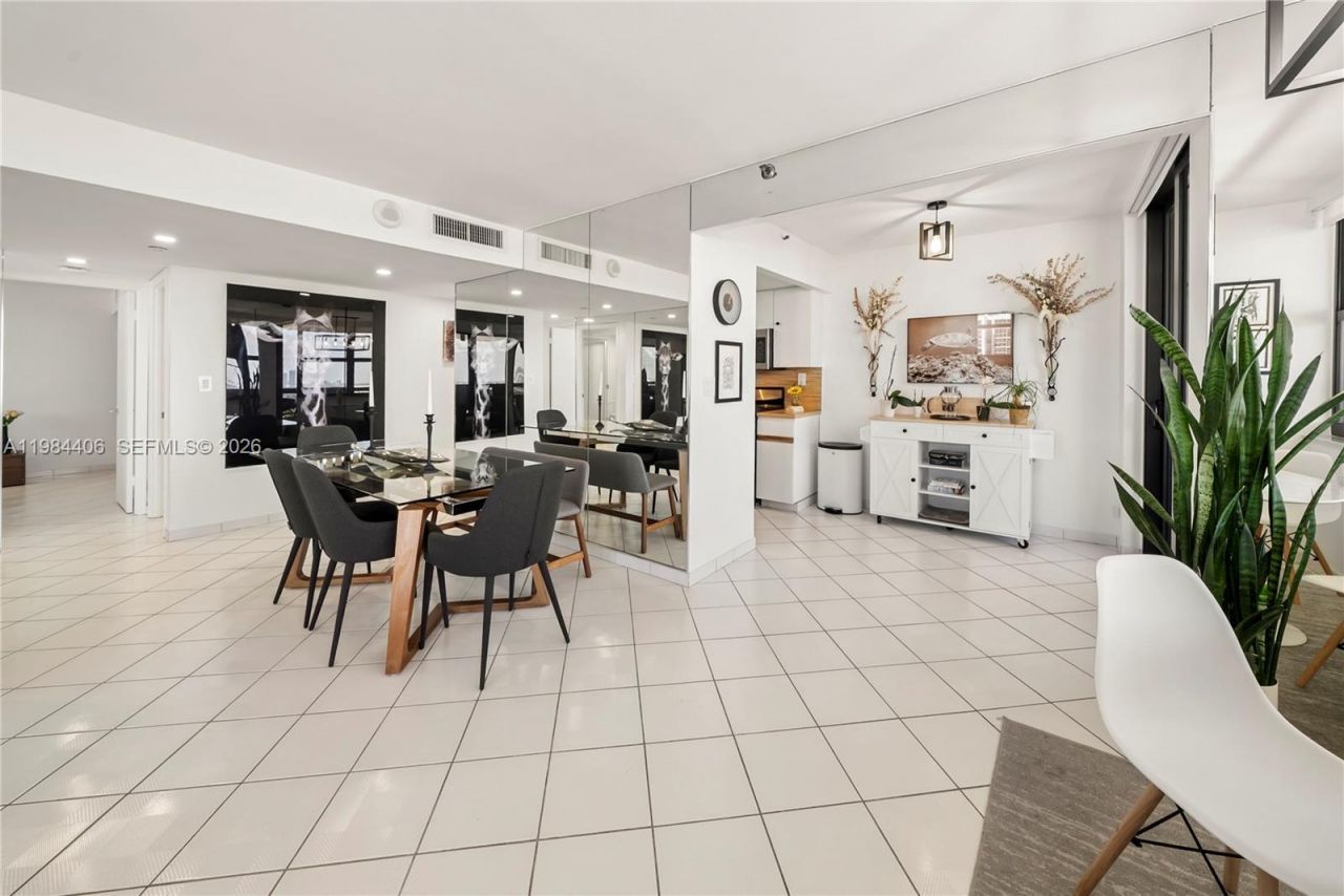 2555 Collins Ave, Unit 2402, Miami Beach, FL 33140 Photo