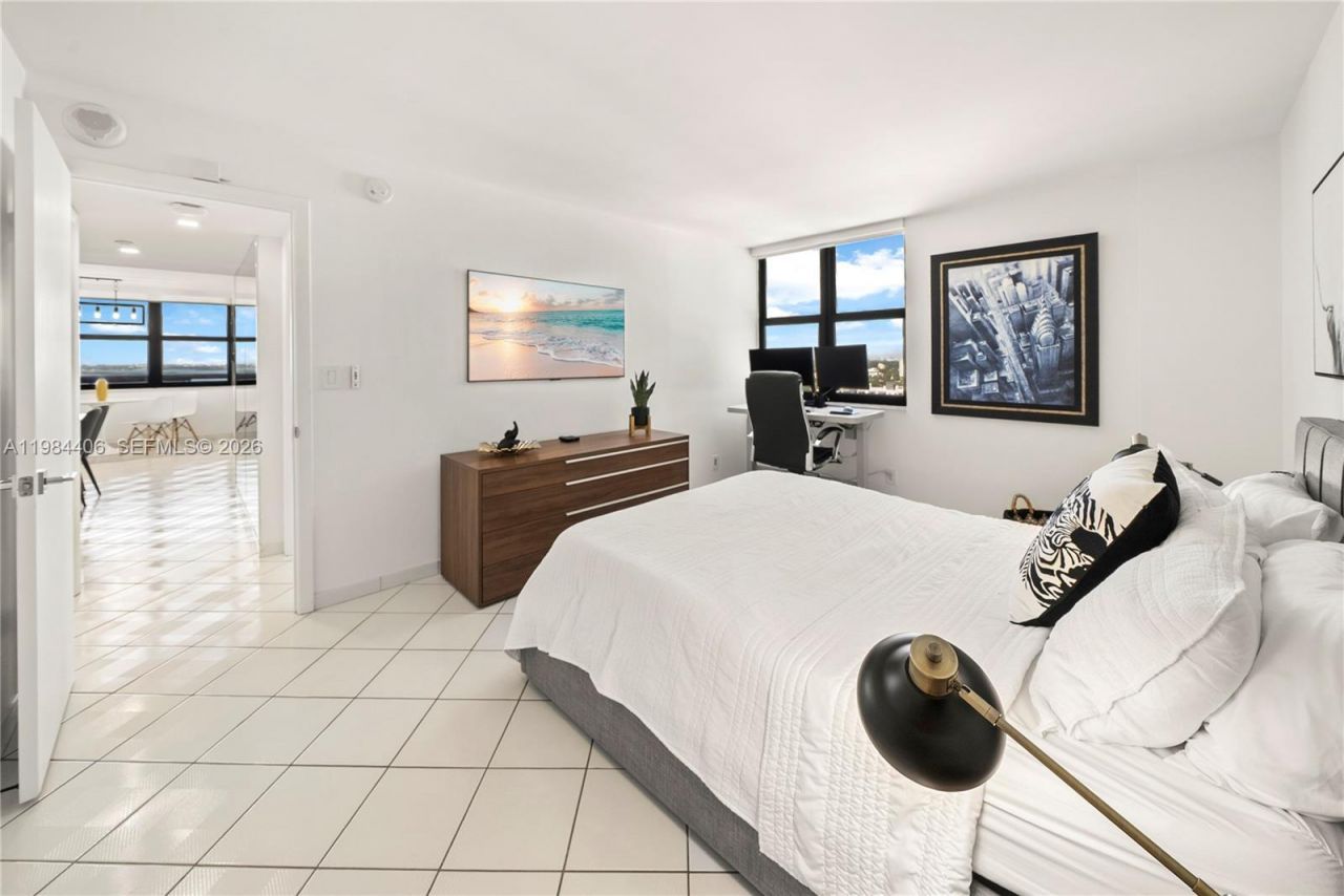 2555 Collins Ave, Unit 2402, Miami Beach, FL 33140 Photo