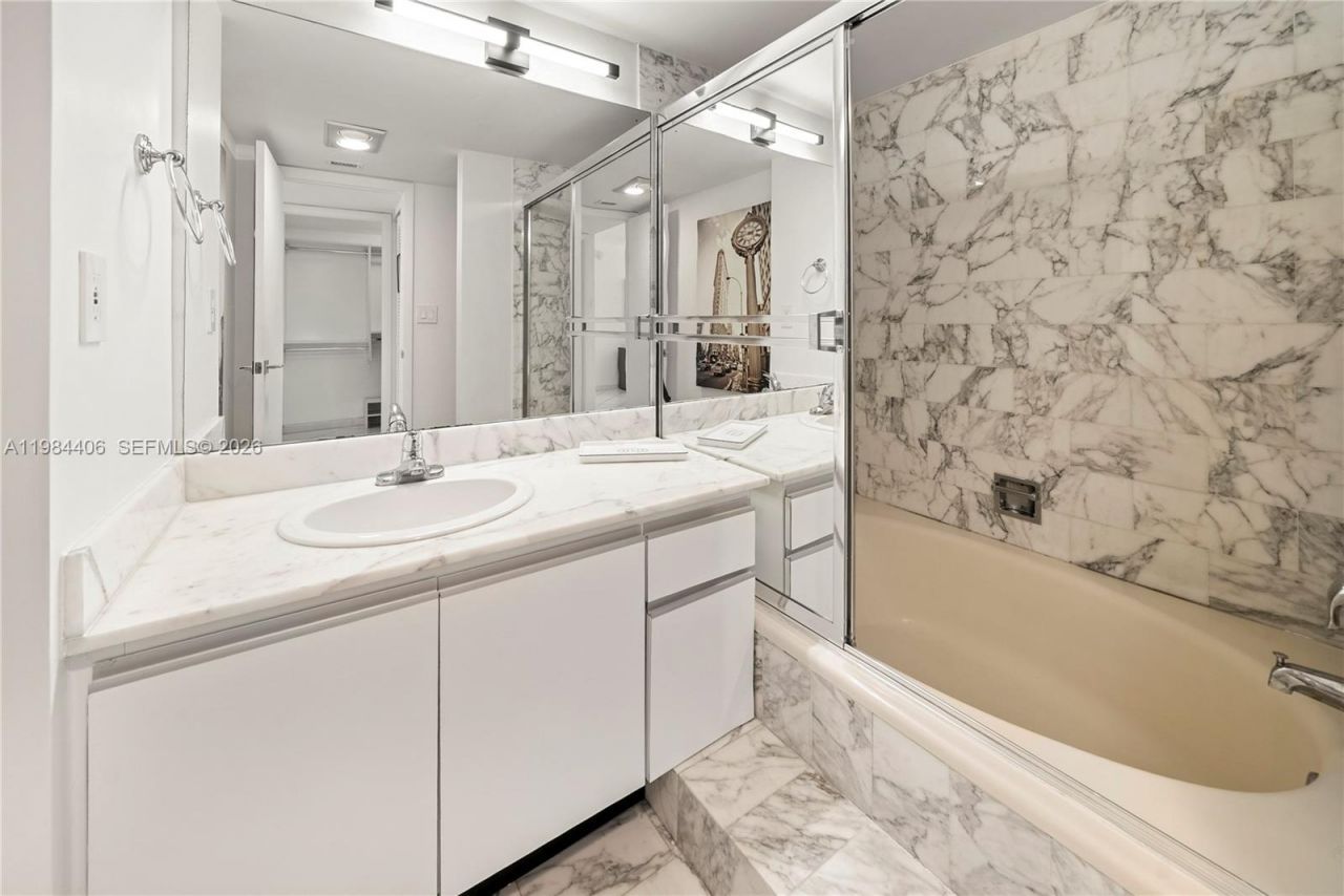 2555 Collins Ave, Unit 2402, Miami Beach, FL 33140 Photo