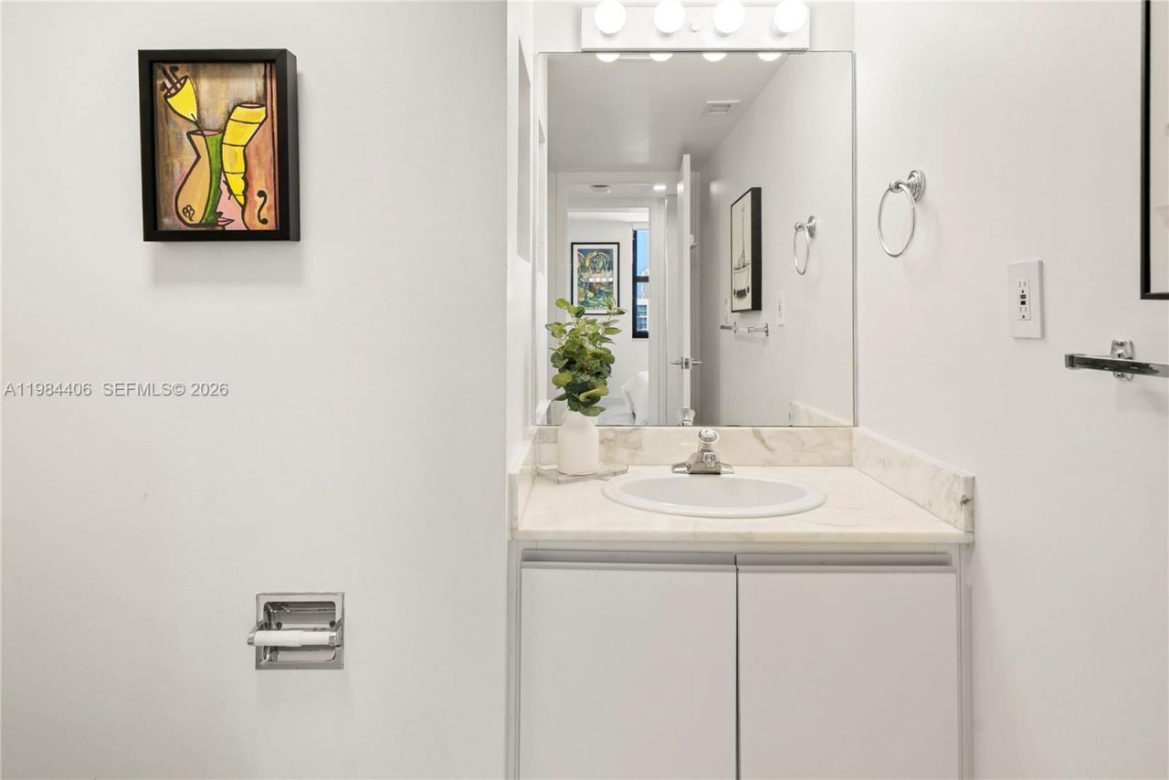 2555 Collins Ave, Unit 2402, Miami Beach, FL 33140 Photo