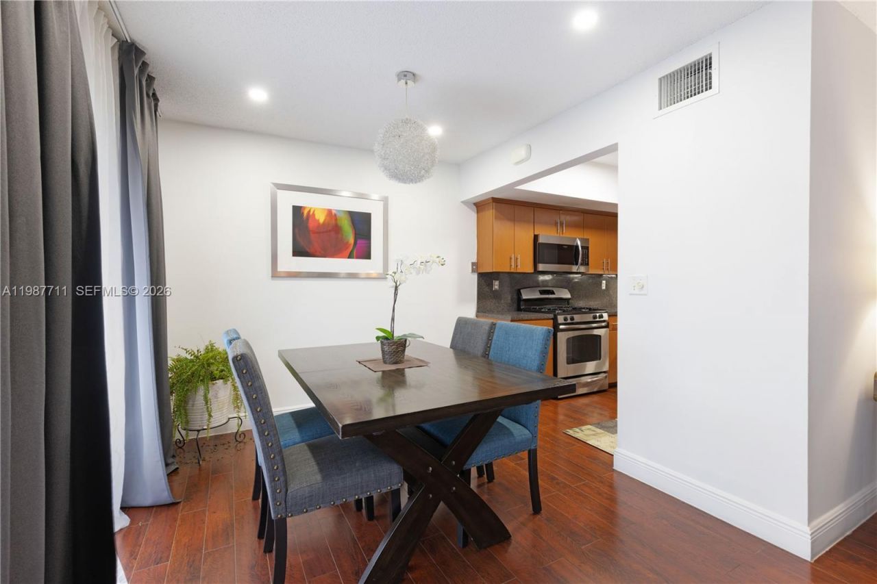 8390 N Missionwood Cir , Unit D-18, Miramar, FL 33025 Photo