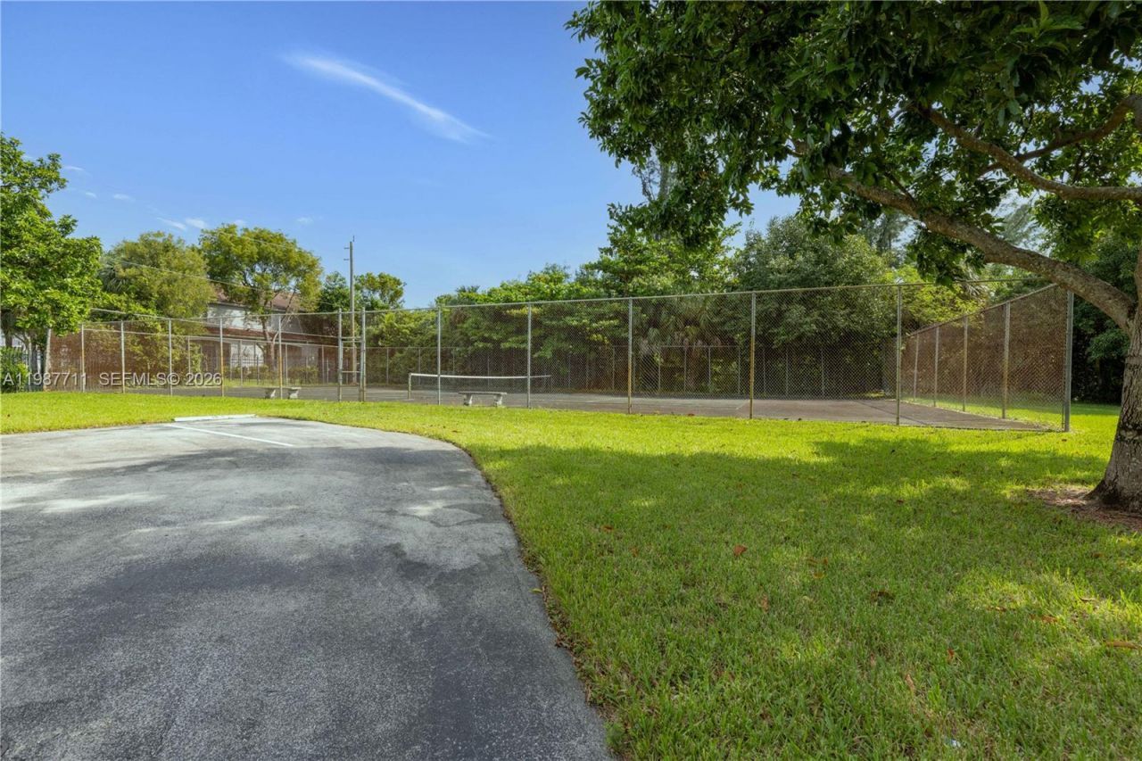 8390 N Missionwood Cir , Unit D-18, Miramar, FL 33025 Photo