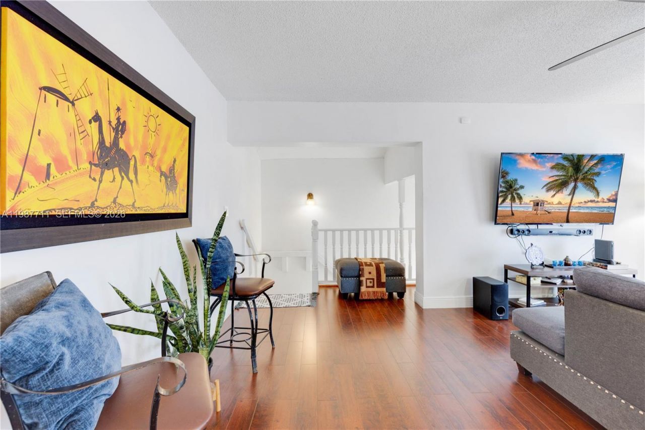 8390 N Missionwood Cir , Unit D-18, Miramar, FL 33025 Photo