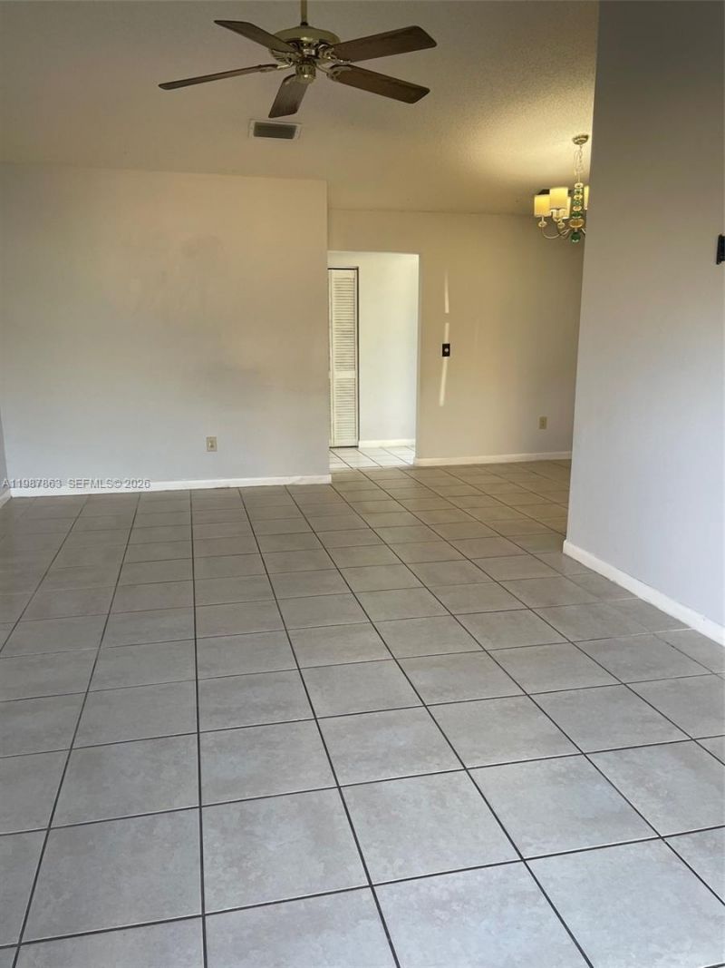 1419 Yellowthroat St, Homestead, FL 33035 Photo