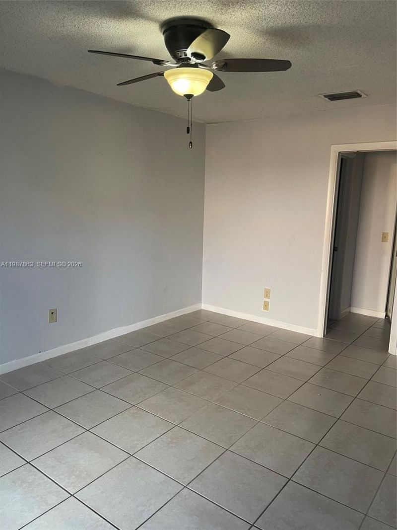 1419 Yellowthroat St, Homestead, FL 33035 Photo