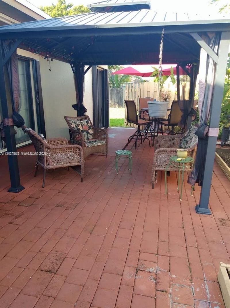 1419 Yellowthroat St, Homestead, FL 33035 Photo