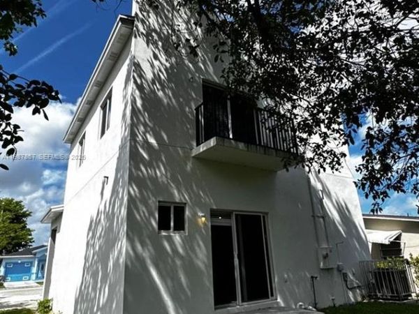 2788 NW 9th Pl , Fort Lauderdale, FL 33311