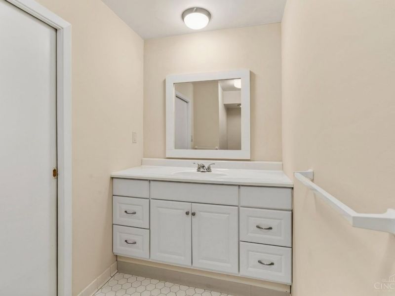 3563 Amberacres Drive, Unit #1, Cincinnati, OH 45237 Photo 24