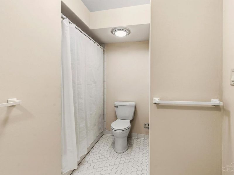 3563 Amberacres Drive, Unit #1, Cincinnati, OH 45237 Photo 25