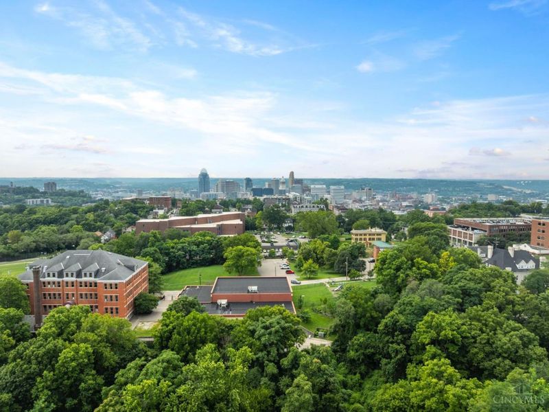 236 Gilman Avenue, Cincinnati, OH 45219 Photo 2