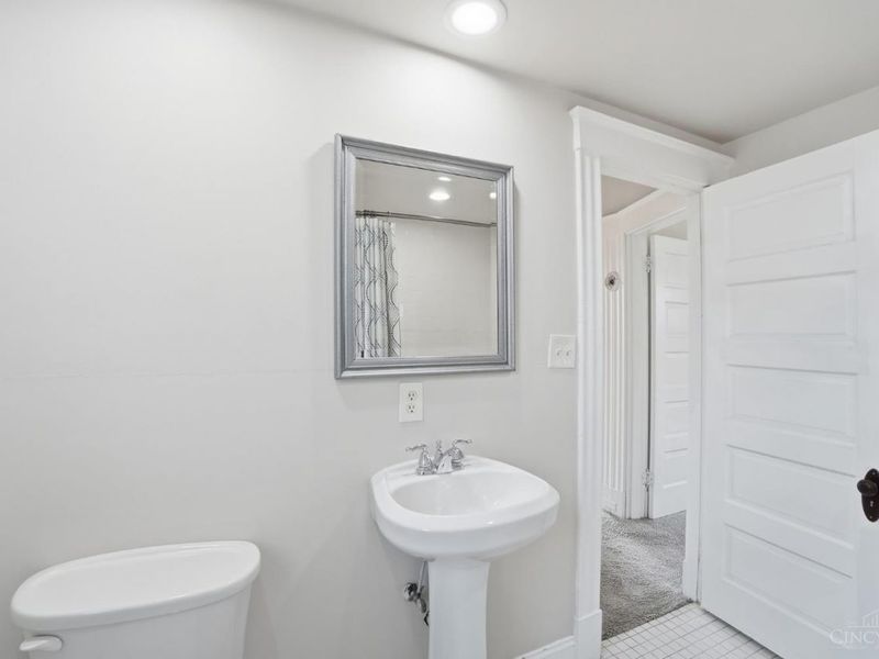 5805 Woodmont Avenue, Cincinnati, OH 45213 Photo 26