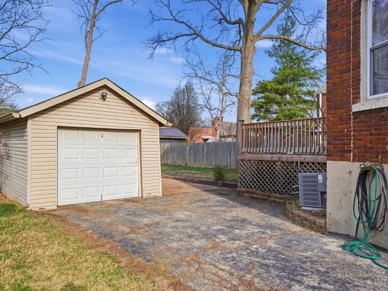 5805 Woodmont Avenue, Cincinnati, OH 45213 Photo 36