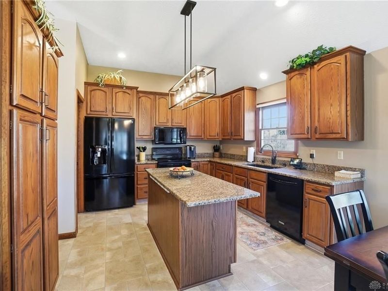 2366 Rosina Drive, Miamisburg, OH 45342 Photo 12