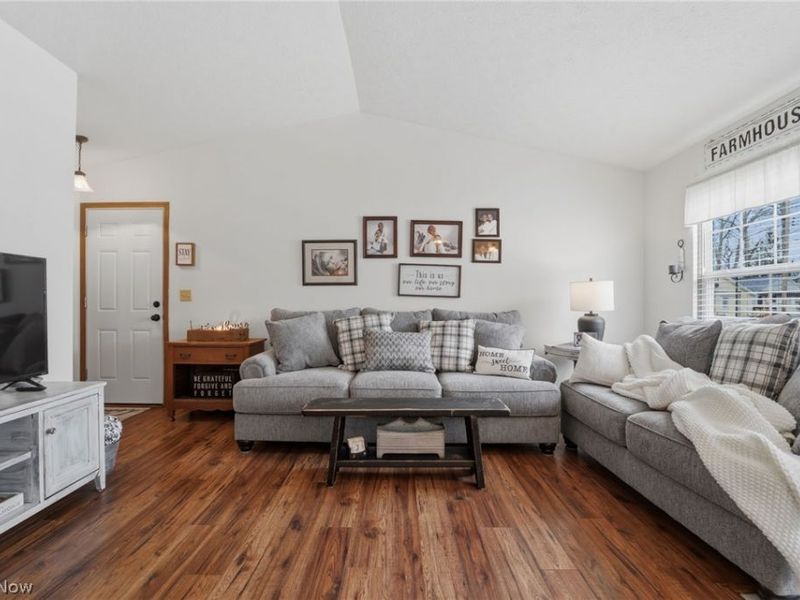 5206 University Drive, Geneva, OH 44041 Photo 3