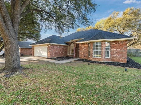 68 Delmore Drive , Hillsboro, TX 76645