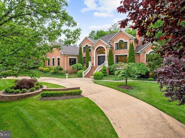 1102 MILL RIDGE, MCLEAN, VA 22102