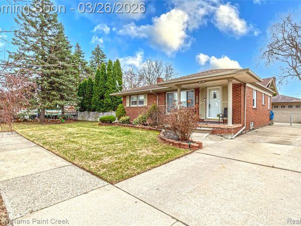 8250 Arnold Street, Dearborn Heights, MI 48127