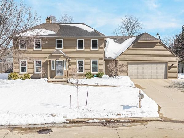 1734 S REBECCA LANE, Appleton, WI 54915
