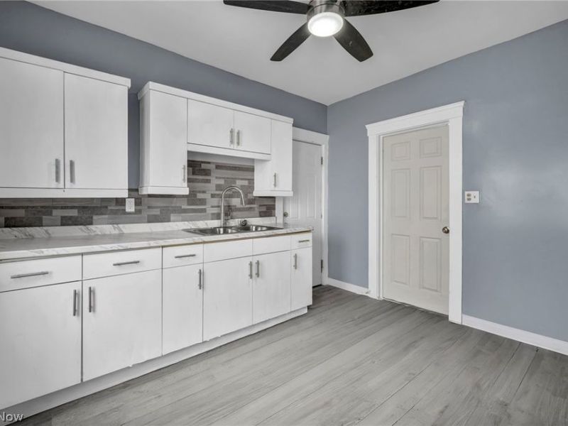 701 E 157th Street, Cleveland, OH 44110 Photo 12