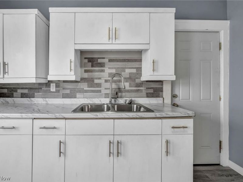 701 E 157th Street, Cleveland, OH 44110 Photo 16