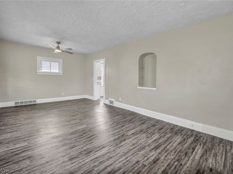 701 E 157th Street, Cleveland, OH 44110 Photo 28