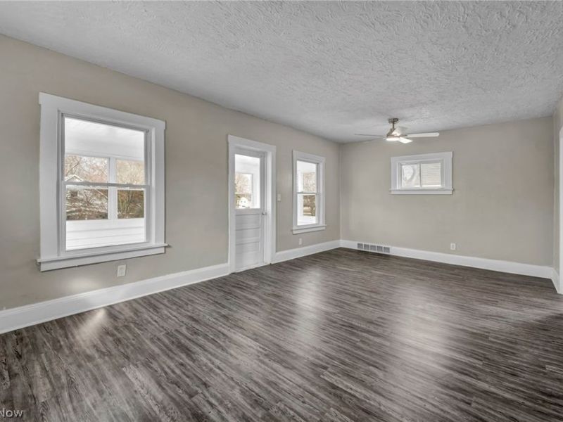 701 E 157th Street, Cleveland, OH 44110 Photo 29