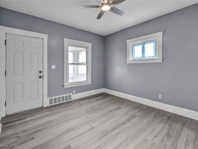 701 E 157th Street, Cleveland, OH 44110 Photo 8